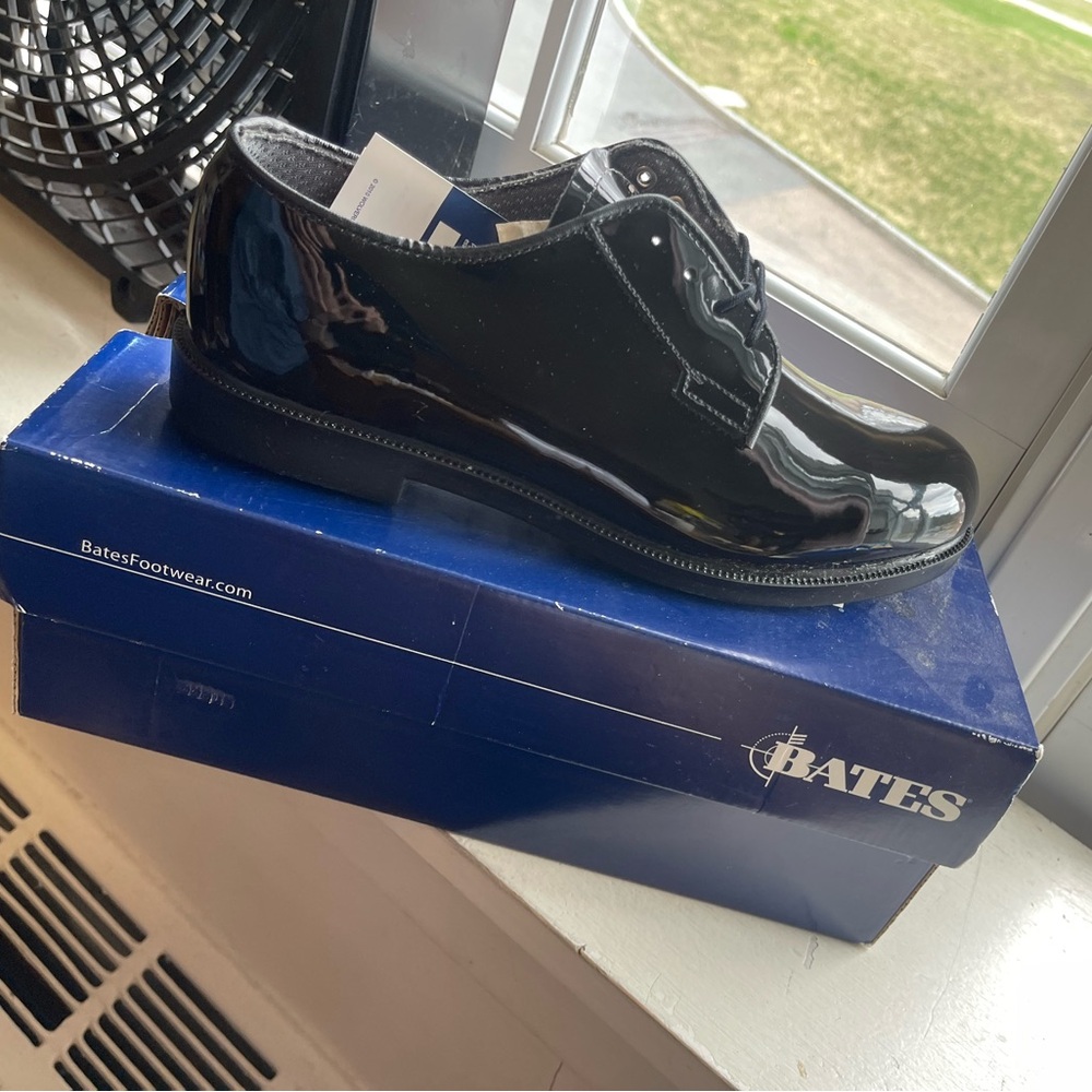 Bates, black high gloss, 8 women’s